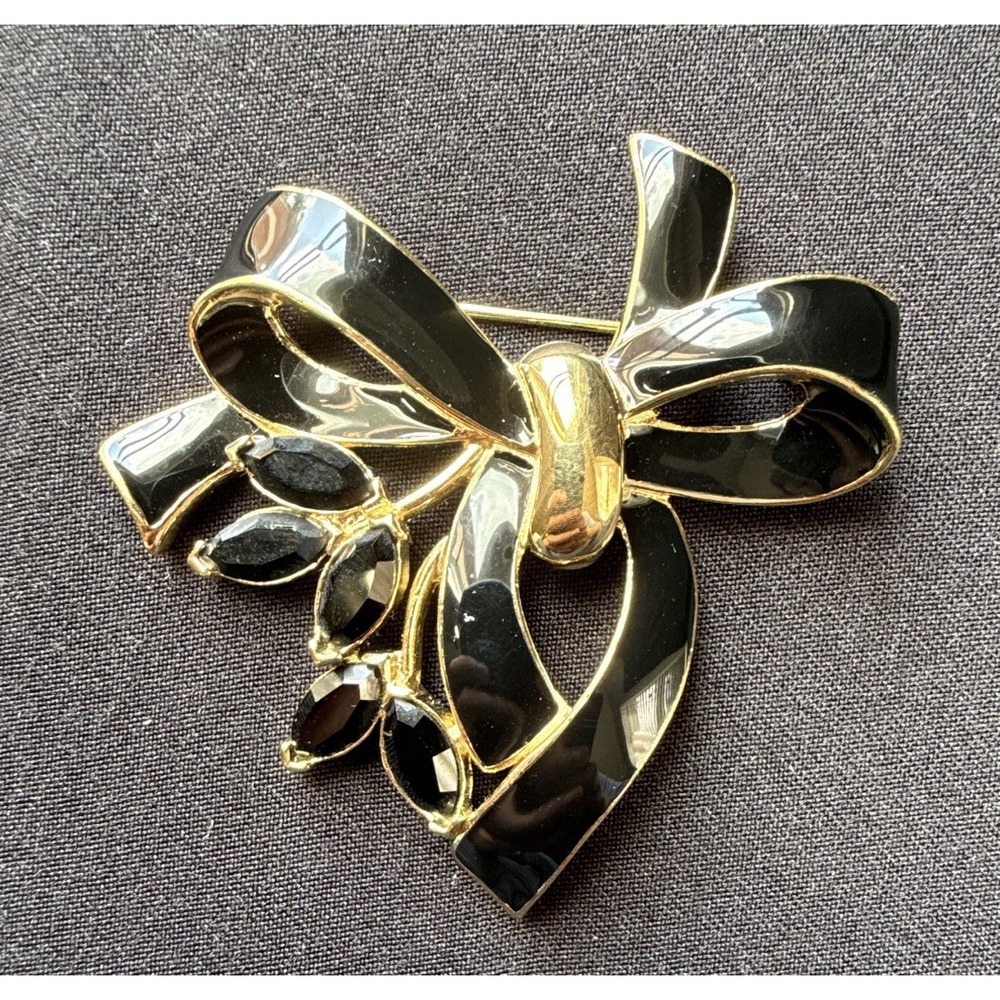 Vintage Trifari Kunio Matsumoto Signed  Black Enamel Gold Tone Bow Brooch